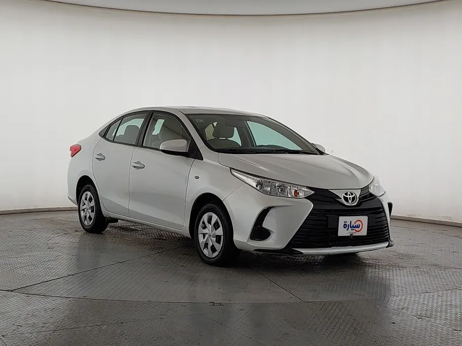2022 Toyota Yaris  Y FLT 