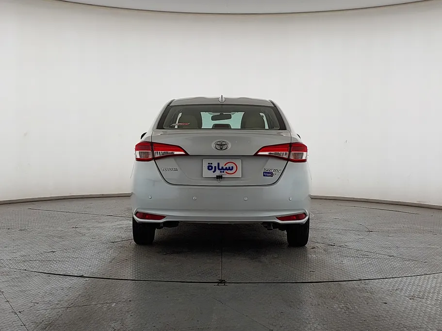 2022 Toyota Yaris  Y FLT 