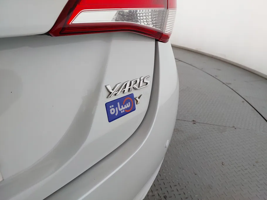 2022 Toyota Yaris  Y FLT 