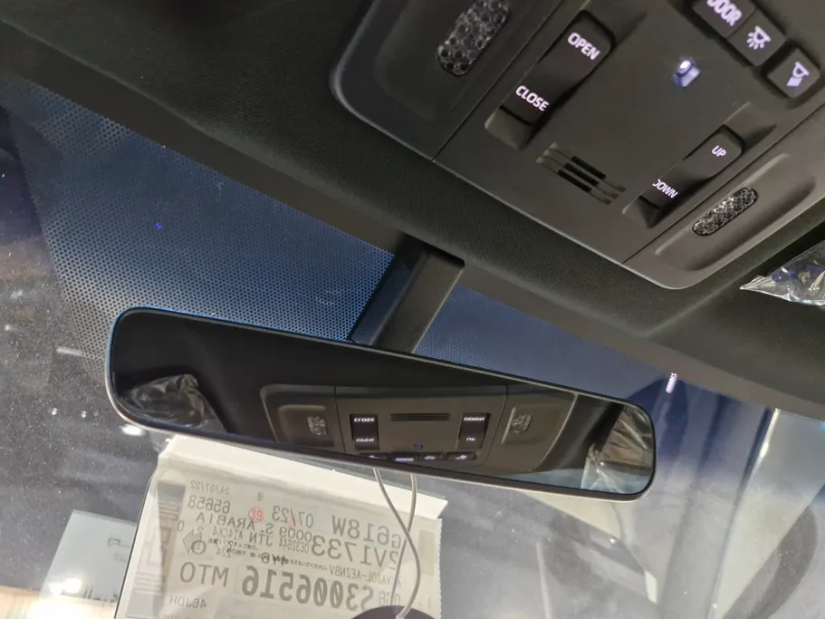 تويوتا كامري LE 2025 