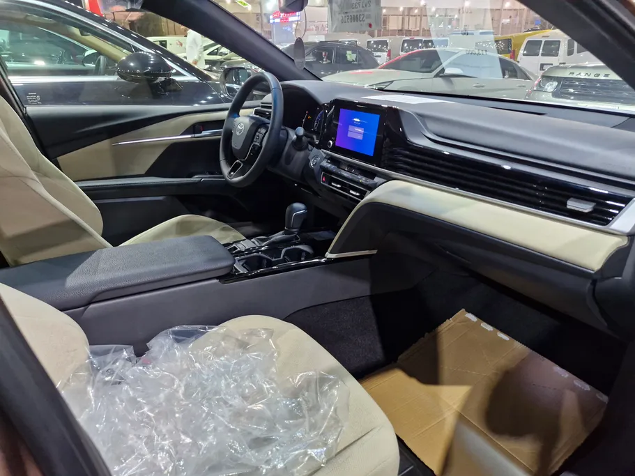 تويوتا كامري LE 2025 