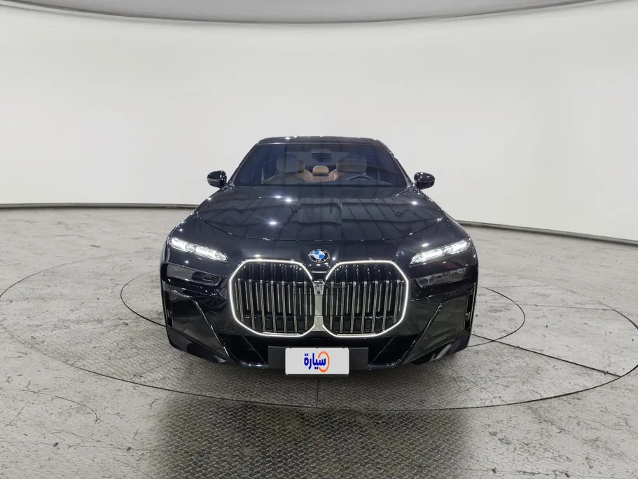 بي ام دبليو الفئة السابعة 740 i 2025 