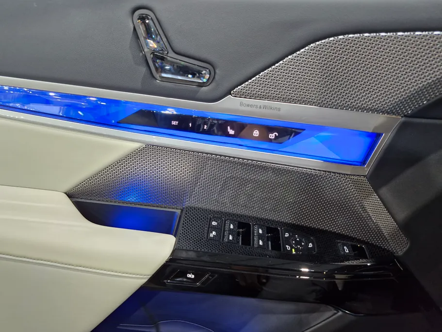 بي ام دبليو الفئة السابعة 740 i 2025 