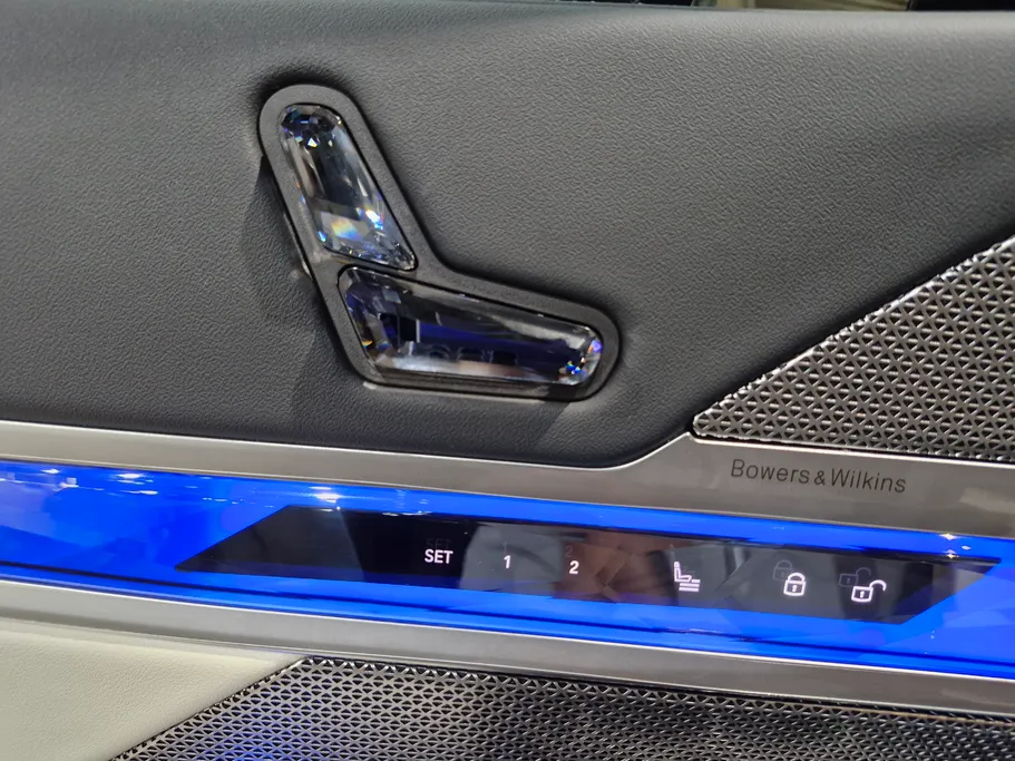 بي ام دبليو الفئة السابعة 740 i 2025 