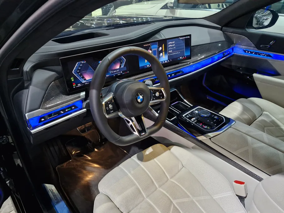 بي ام دبليو الفئة السابعة 740 i 2025 