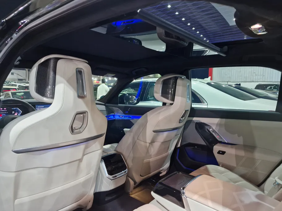 بي ام دبليو الفئة السابعة 740 i 2025 