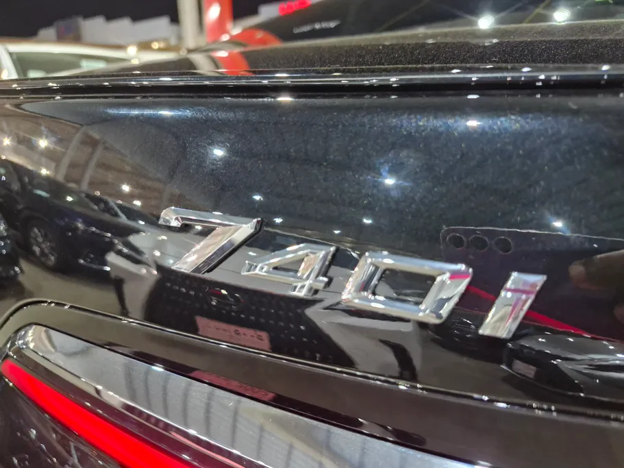 بي ام دبليو الفئة السابعة 740 i 2025 