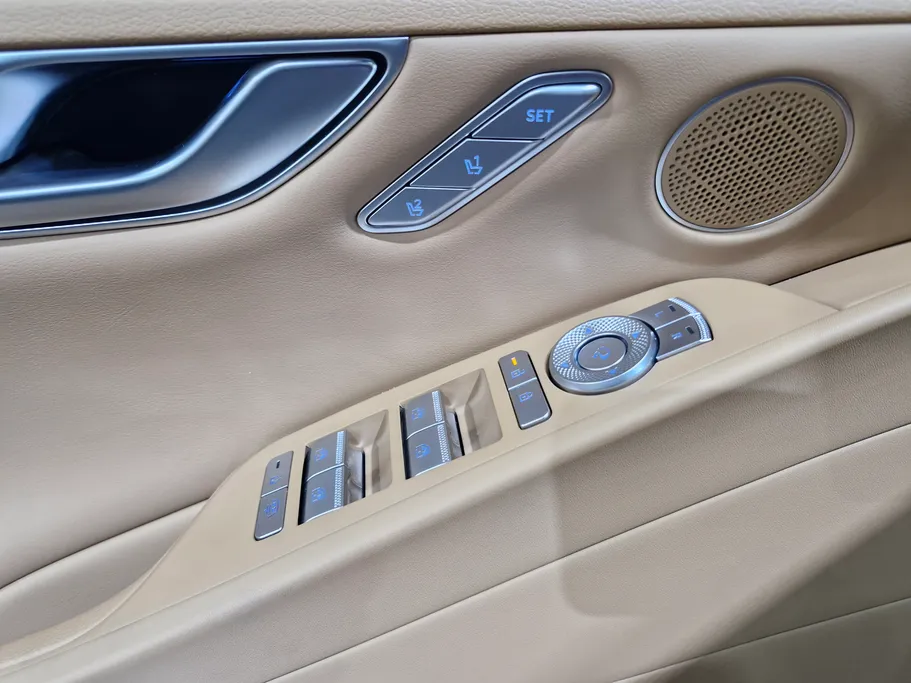 2025 Genesis G80 PRESTIGE 