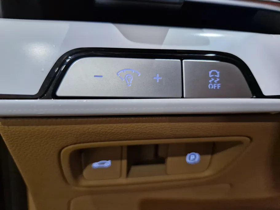 2025 Genesis G80 PRESTIGE 