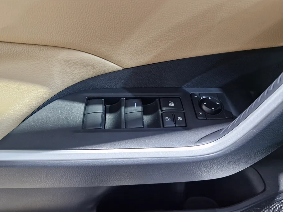 2024 Toyota RAV4 LE HEV 