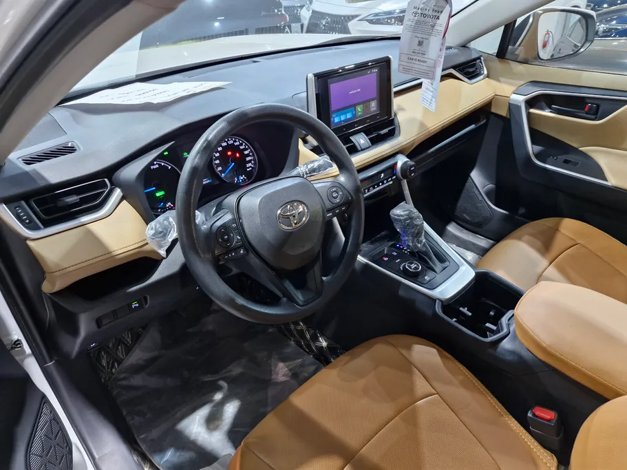 2024 Toyota RAV4 LE HEV 