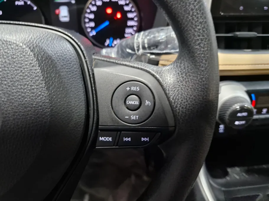 2024 Toyota RAV4 LE HEV 