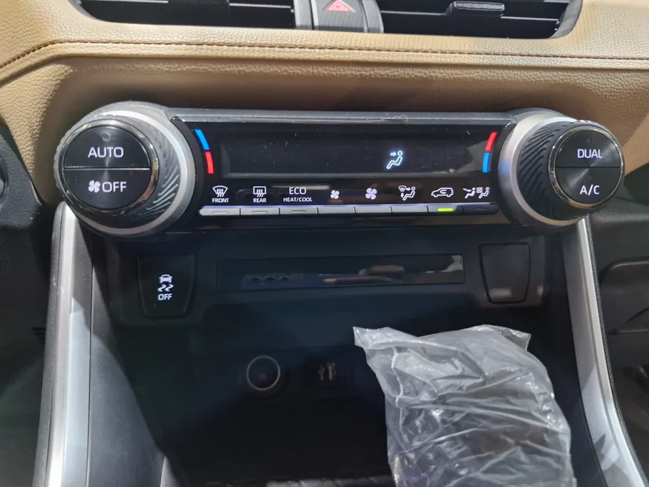 2024 Toyota RAV4 LE HEV 