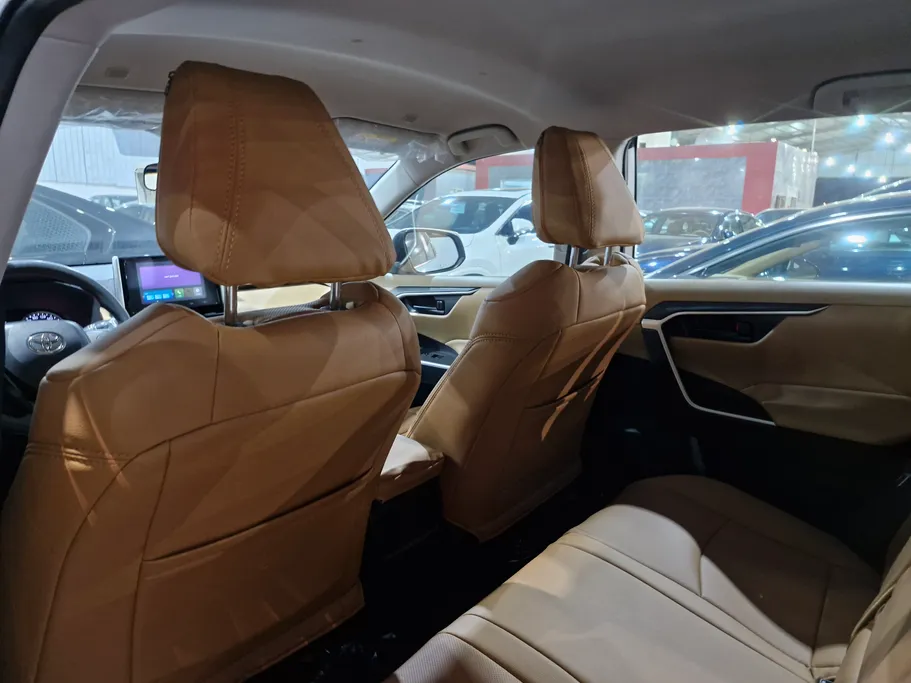 2024 Toyota RAV4 LE HEV 