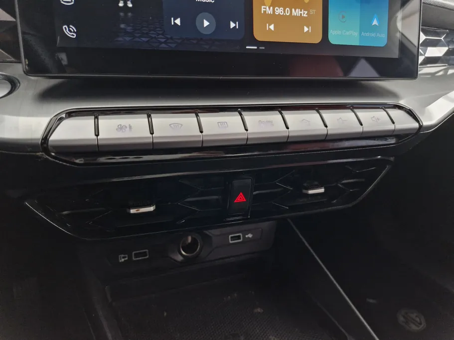 ام جي جي تي LUX 2023 