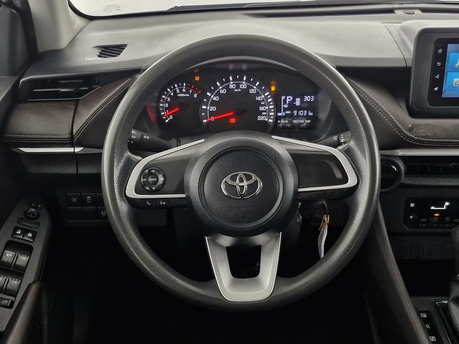 2023 Toyota Yaris  Y 