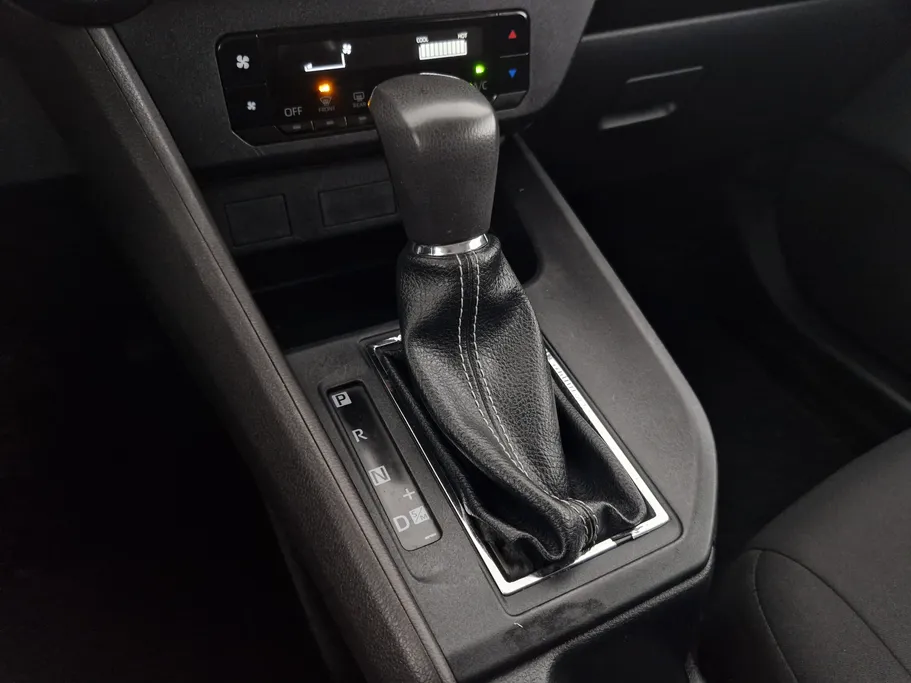 2023 Toyota Yaris  Y 