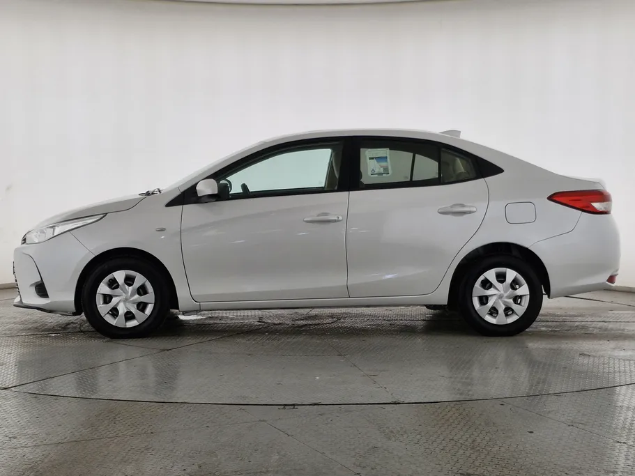 2021 Toyota Yaris  Y 