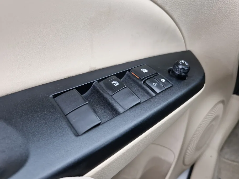 2021 Toyota Yaris  Y 