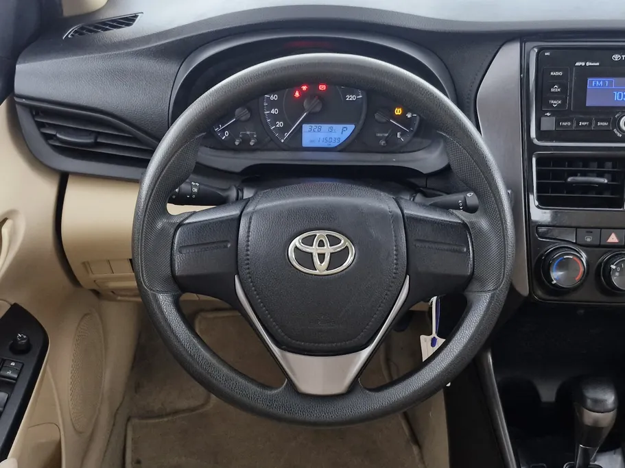 2021 Toyota Yaris  Y 