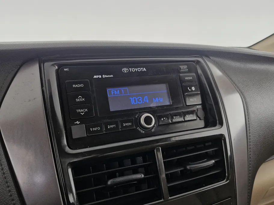 2021 Toyota Yaris  Y 