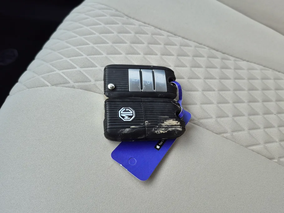 ام جي 5 COM 2024 