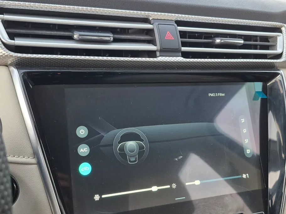 ام جي 5 COM 2024 