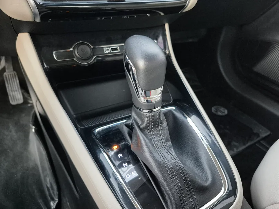 ام جي 5 COM 2024 