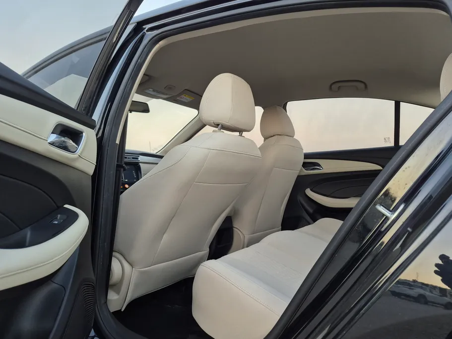 ام جي 5 COM 2024 