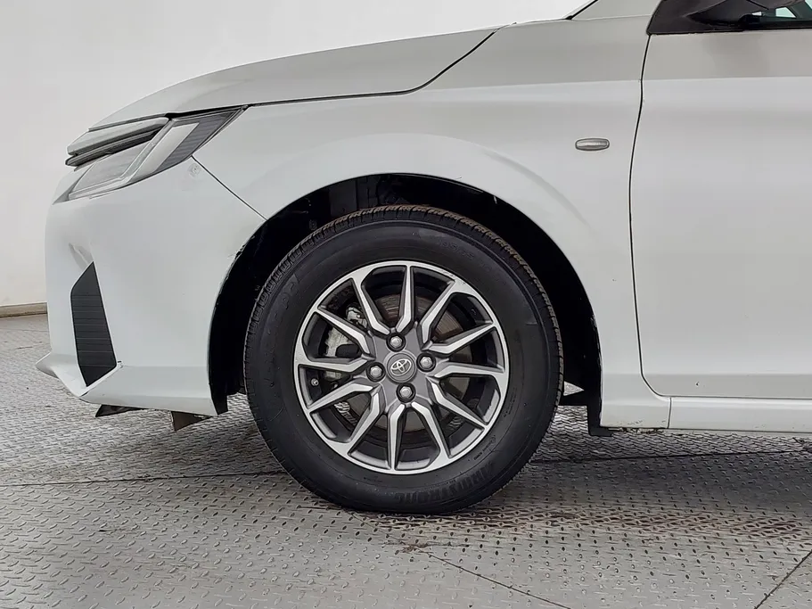 2023 Toyota Yaris  Y 