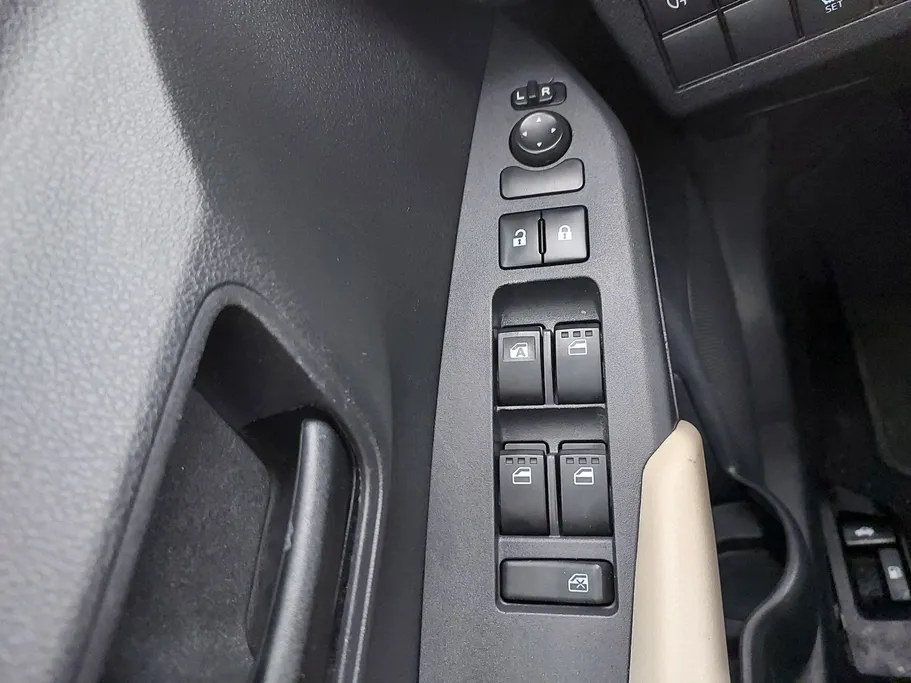 2023 Toyota Yaris  Y 