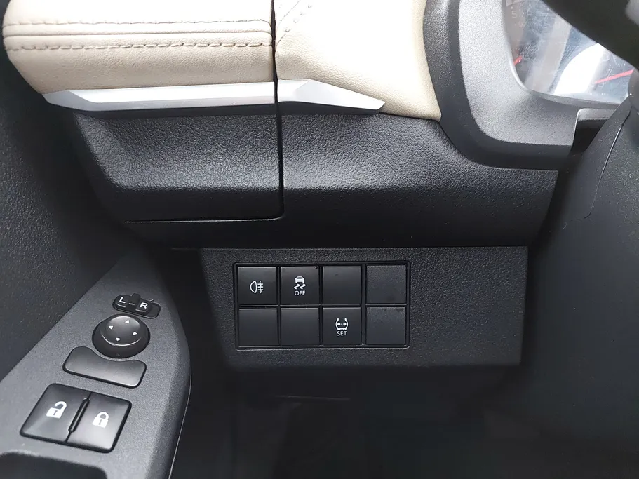 2023 Toyota Yaris  Y 