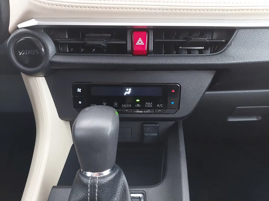 2023 Toyota Yaris  Y 