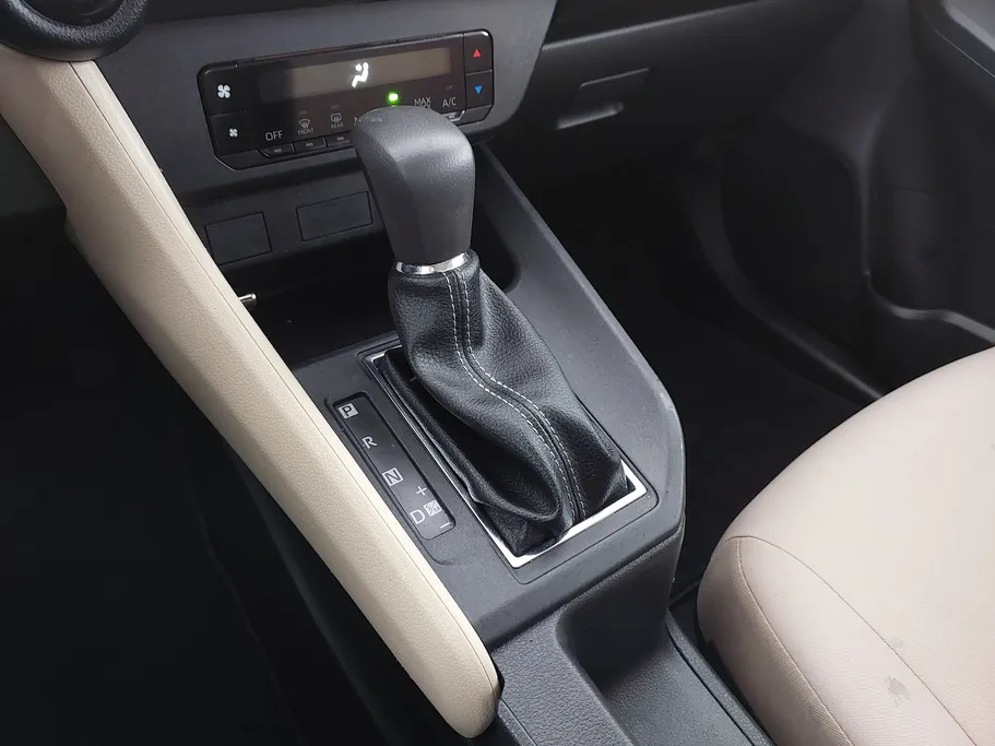 2023 Toyota Yaris  Y 