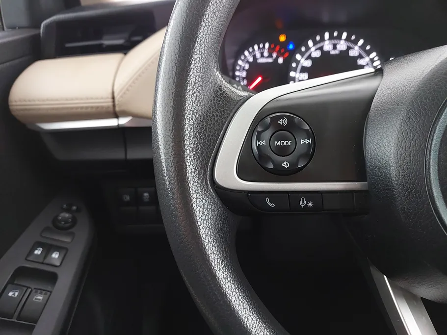 2023 Toyota Yaris  Y 