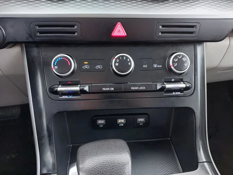 كيا كرنفال GL 2023 