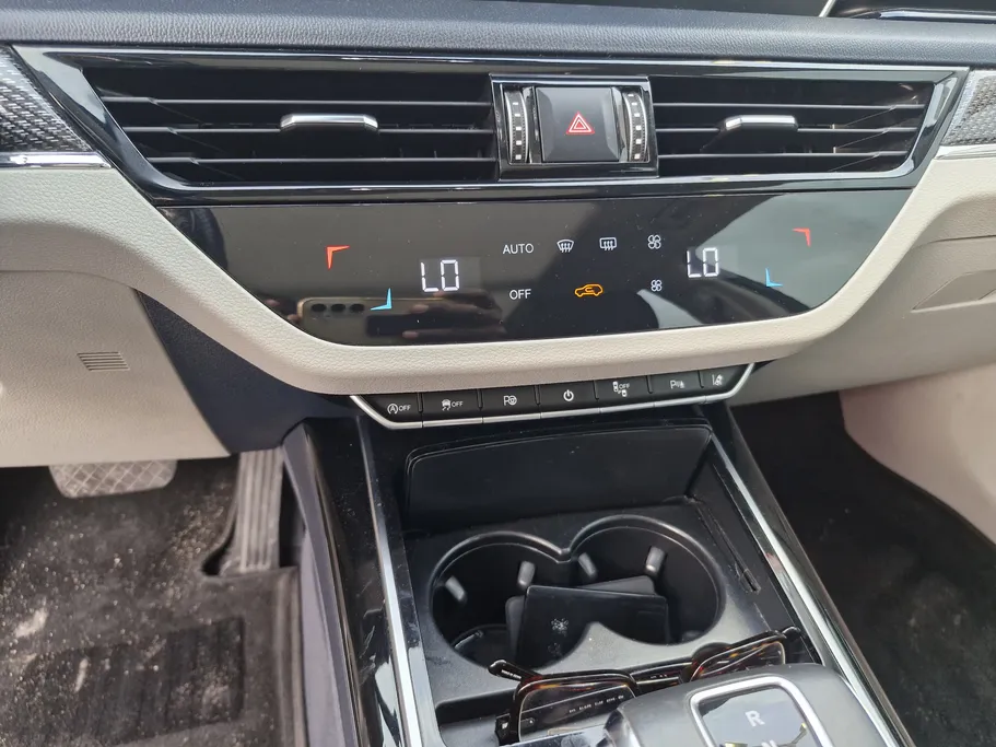 2022 Hongqi HS5 Comfort 