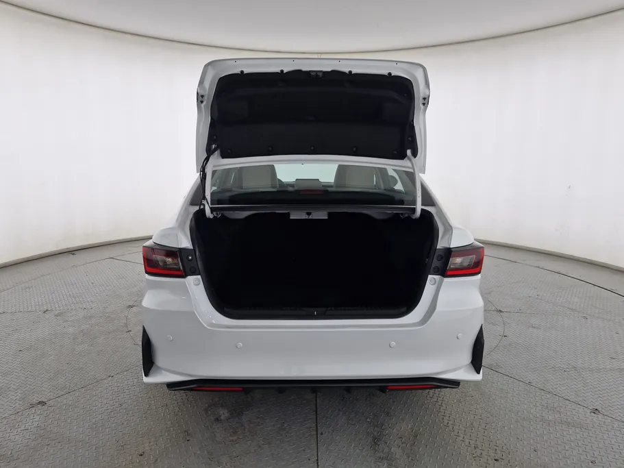 2023 Toyota Yaris  Y 