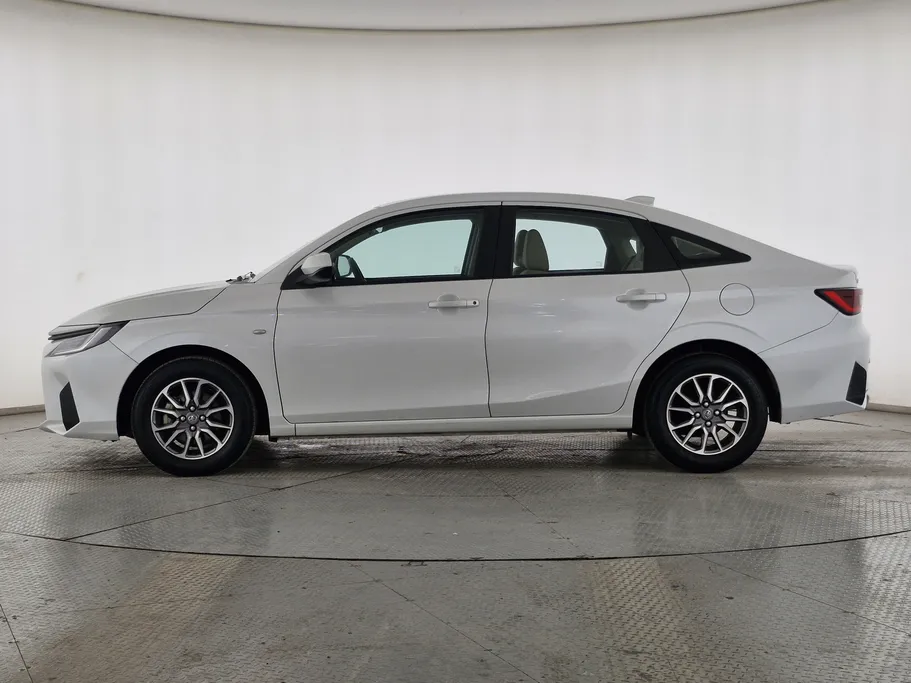 2023 Toyota Yaris  Y 