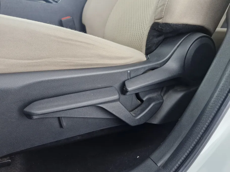 2023 Toyota Yaris  Y 