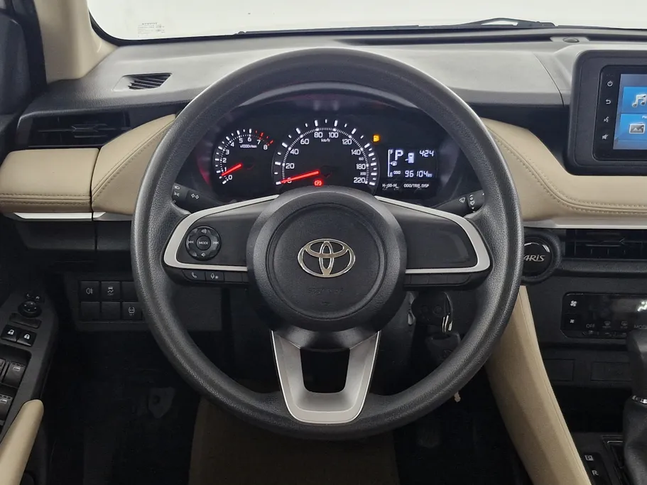 2023 Toyota Yaris  Y 