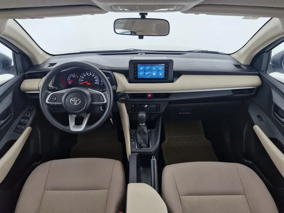 2023 Toyota Yaris  Y 