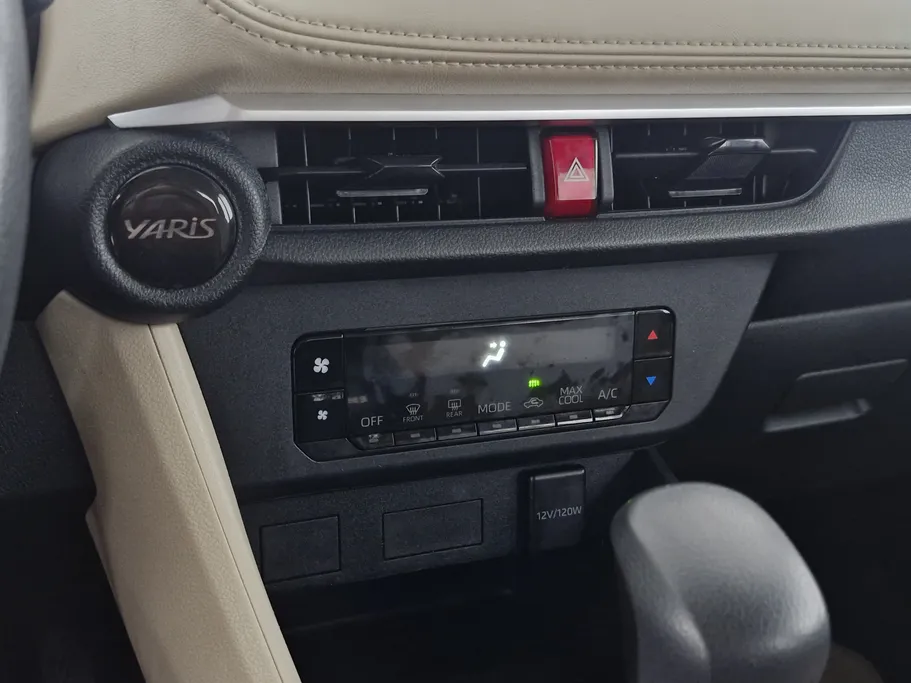 2023 Toyota Yaris  Y 