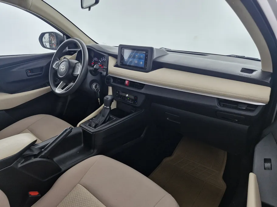 2023 Toyota Yaris  Y 