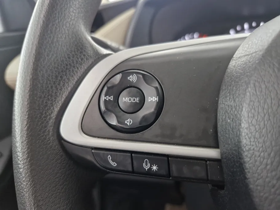 2023 Toyota Yaris  Y 