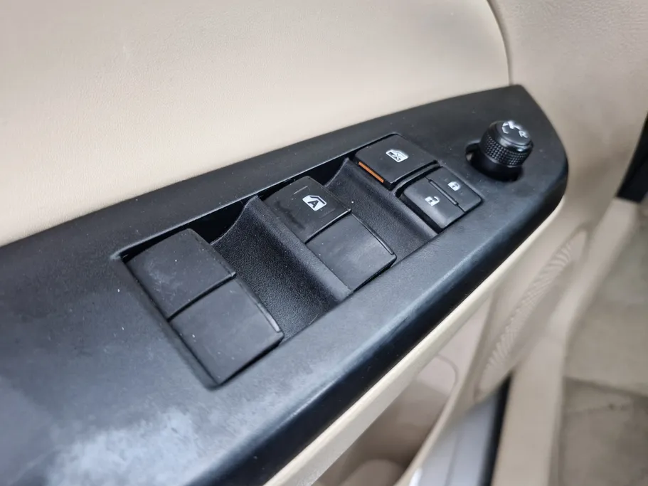 2022 Toyota Yaris  Y 