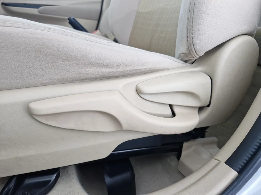 2022 Toyota Yaris  Y 