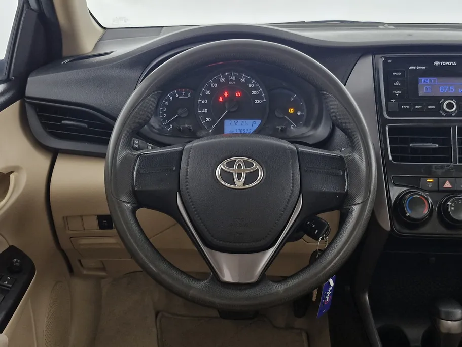 2022 Toyota Yaris  Y 