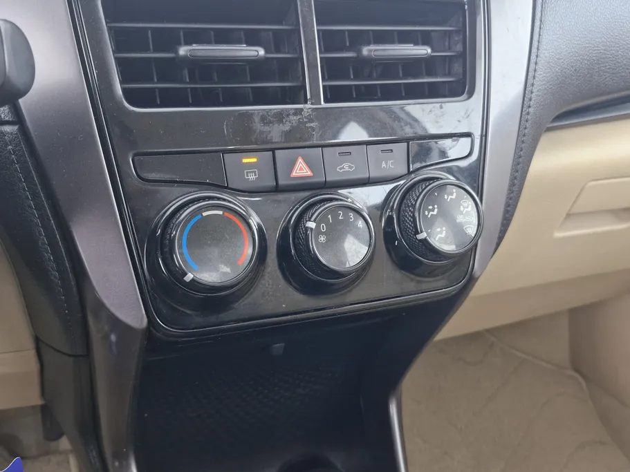 2022 Toyota Yaris  Y 