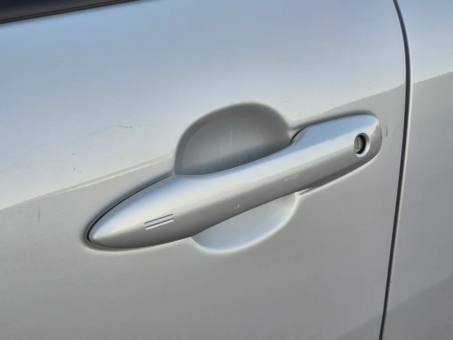 2024 Toyota Corolla Cross XLE HEV 